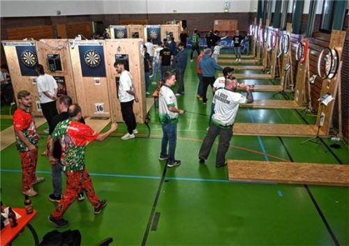 Auch einige Fußballer vom TuS Raubling wechselten vorübergehend ihre Sportart.Foto Ruprecht