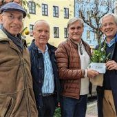 Lions Club beschenkt den Wasserburger Wunschbaum