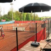 Bauarbeit und fröhliche Kinder