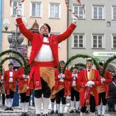 Mit Reifenschwung und Musik in die Saison