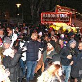 Tausende Besucher feiern friedlich und ausgelassen