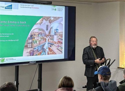 Babenshams Josef Huber führte in die Thematik „Dorfladen als Nahversorgungschance“ ein.