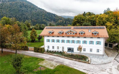 Besonderes Haus an besonderem Ort mit besonderer Geschichte: das Haus Marini in Brannenburg. Foto simon Haupt