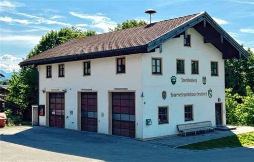 Das Feuerwehrgerätehaus in Grainbach steht auf der Prioritätenliste des neuen Feuerwehrbedarfsplans der Gemeinde Samerberg ganz oben. Foto  Deindl