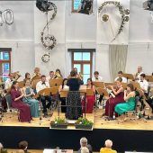 40 Jahre Blasmusik-Glanz beim Neujahrskonzert