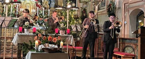 Das Posaunenquartett mit (von links) Yuncheol Jung, Vincent Löbner, Pablo Castaneda und Weiqi Chen, alle von der Staatlichen Hochschule für Musik Trossingen, begeisterte mit Musik aus verschiedenen Epochen. Foto kirchner