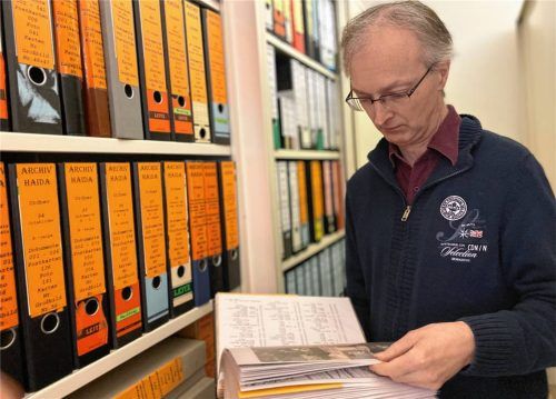 Das Stadtarchiv Waldkraiburg ist ein aktiver Ort der Forschung, der Bildungsarbeit und der lebendigen Auseinandersetzung mit der Geschichte der Stadt und ihrer Menschen.Foto re