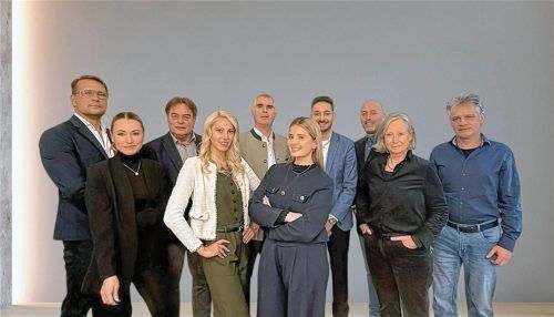 Das Team der raumverteiler am neuen Standort in Bad Aibling: Persönlich, engagiert und mit Leidenschaft für Immobilien, Architektur und Bauprojekte in der Region Rosenheim.