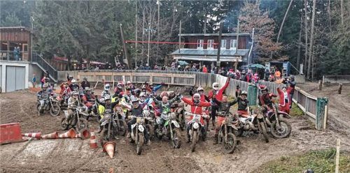Den traditionellen Saisonabschluss feierten die Endurofreunde gebührend.Foto re