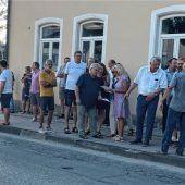 Kontrovers diskutiert: Zebrastreifen und Asylunterkunft