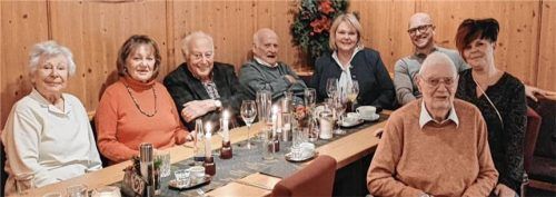 Der Kursana Heimbeirat beim gemeinsamen Abendessen im Restaurant „Neuer am See“. Foto Kursana Social Care GmbH