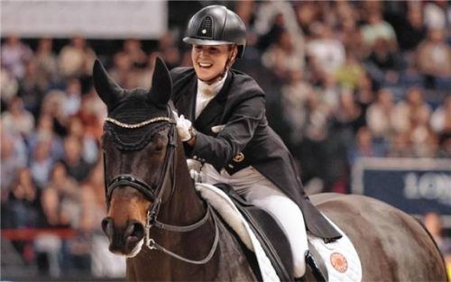 Diallo BB wurde eine große Zukunft vorhergesagt. Doch Anfang Januar verstarb das Nachwuchspferd der Dressur-Olympiasiegerin Jessica von Bredow-Werndl. Foto Imago