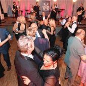 Narrengilde begeistert mit Tanz, Show und Buffet
