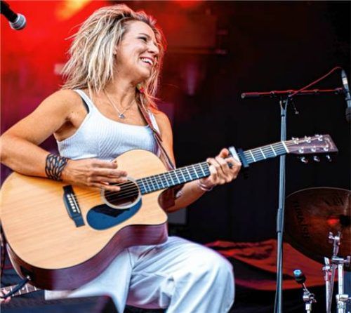 Die charismatische Toby Beard war schon mit ihrer Band als Support für Santana in Rosenheim zu sehen. Foto Franz