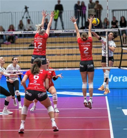 Die Damen aus Vilsbiburg feierten gegen Oythe einen klaren 3:0-Sieg.Foto Hermann Boxleitner