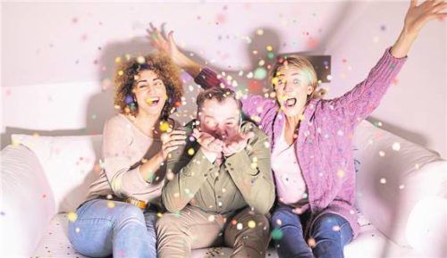 Die Frage zum Jahreswechsel: Was wird neu im eigenen Zuhause? Foto IMAGO/Westend61