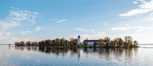 Wenig Platz für Autos: die Fraueninsel im Chiemsee. Foto re