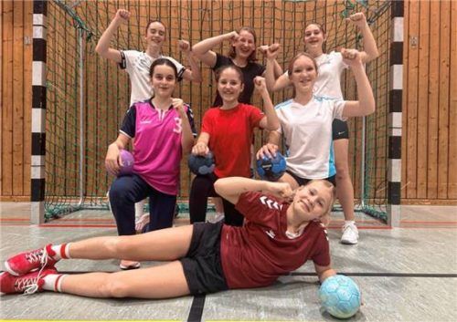 Die Handball-Mädels der C-Jugend des SV Bruckmühl freuen sich auf den neuen „Handball-Girls-Day“.Foto Neuwirth