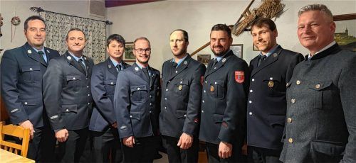 Die neu gewählte Vorstandschaft mit (von links) Franz Weber, Bernhard Geier, Georg Höhensteiger, Korbinian Salzborn, Vorsitzender Andreas Ehmann, Andreas Gschwendtner, Andreas Riedl und Richard Richter. Foto RE