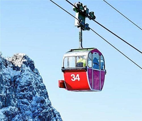 Die nostalgischen Vierergondeln der Kampenwandbahn sind Wahrzeichen und Streitpunkt zugleich. Foto Tourismusverband Aschau