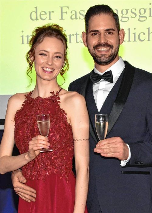 Die Rosenheimer Faschingssaison wird heuer regiert von Prinz Korbinian I., schwungvoller Regent aus dem Königreich der sprudelnden Heizkreise, und Prinzessin Ursula I., glitzernde Künstlerin aus dem Land der unendlichen Tanzträume. Foto Schlecker