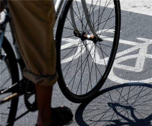 Die Rosenheimer Grünen wollen den Radverkehr in der Stadt verbessern. Foto dpa