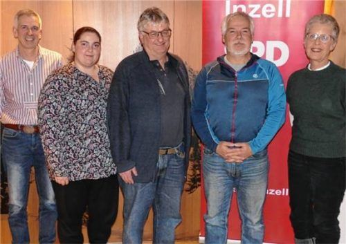 Die SPD Inzell hat ihre Kandidaten für die Kommunalwahl 2026 nominiert: (von links) Markus Kötzinger, Vroni Baier, Sepp Rieder, Markus Ried und Sabine Saurler. Foto Wegscheider
