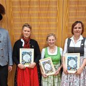 Zwischen neuer Fahne, Gipfelkreuz und Festwoche