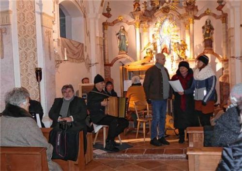 Ein besinnlicher Abend beim Dreikönigssingen.Fotos Bachmaier