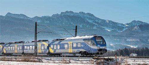 Ein Zug der BRB nahe Bernau – ab Februar 2027 steht die Generalsanierung der Strecken München-Rosenheim und Rosenheim-Salzburg an.Foto BRB/Denger