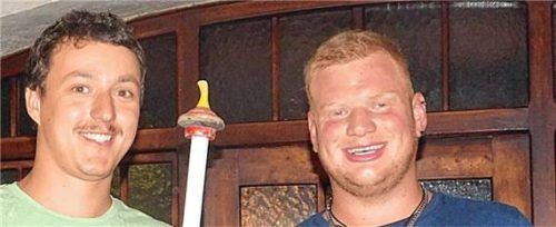 Feierten nach dem Duell gemeinsam: Nord-Moar Johannes Graßl (rechts) und Süd-Moar Thomas Schmidinger. Foto Unterforsthuber