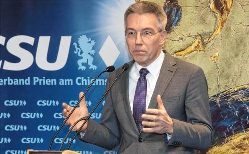 Freut sich über die Reform der Reform und wünscht sich eine Lösung der Klinikfinanzierung: Landrat Otto Lederer. Foto Berger