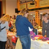 Bürgermeister heißt Babys willkommen