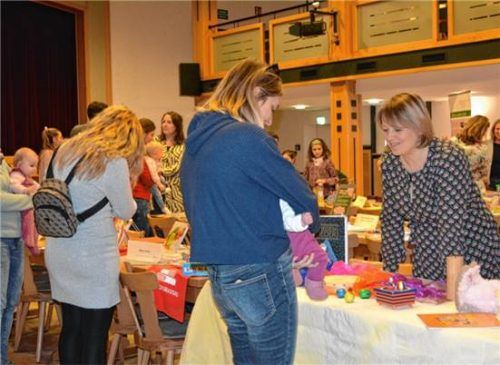 Früh übt sich: Marlene Noichl von der Musikschule informierte über die Angebote für die Jüngsten.