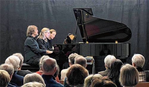 Für Begeisterung sorgte das Ensemble „Piano Poetico“ im Bürgerhaus.Foto  Sutherland