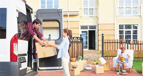 Für einen möglichst stressfreien Umzug ist eine gute Planung im Vorfeld zu empfehlen. Foto Smarterpix/pressmaster