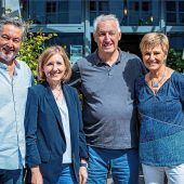 Stammgäste übernehmen Vinothek