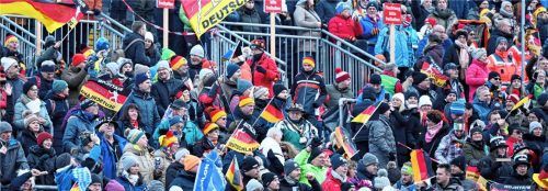 Großer Besucherandrang in Ruhpolding: Die Polizei zieht jetzt positive Bilanz. Auch das „lageangepasste Verkehrskonzept“ habe sich bewährt, so die Beamten.Foto dpa