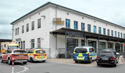 Im Juli starb ein Mann bei einem Unfall am Rosenheimer Bahnhof, jetzt musste sich dessen Betreuer vor Gericht verantworten. Foto Reisner