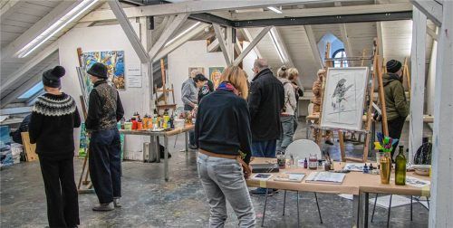 In den einzelnen Ateliers war eine Menge los. Viele Besucher nutzten die Chance, hinter die Kulissen zu blicken. Fotos Stache