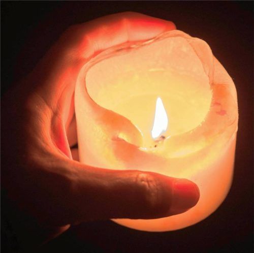 In Pittenhart ist die Trauer groß. Vielen Menschen geht das Schicksal der beiden Kinder der verstorbenen Heidi Erritz nahe. Foto Imago