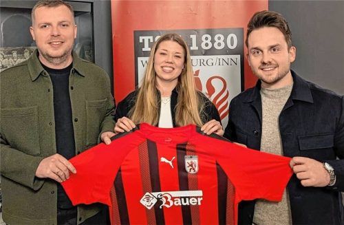 Jacqueline Wilhelm gemeinsam mit Abteilungsleiter Kevin Klamm (rechts) bei der Vorstellung. Foto TSV 1880