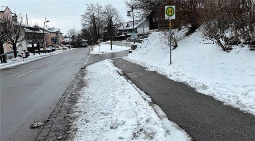 Kirchenbesucher, die ihr Auto in dieser Busbucht abgestellt hatten, wurden kürzlich von der Polizei verwarnt. Foto Kotter