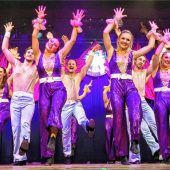 Glanz, Tanz und ausgelassene Stimmung