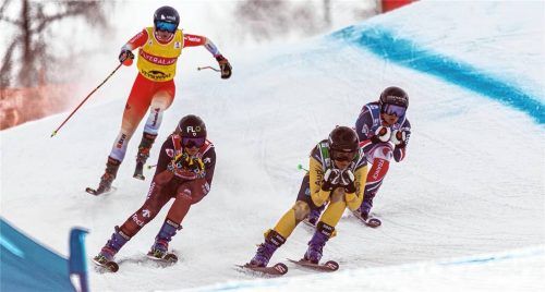 Luisa Klapprott (WSV Samerberg, in Gelb) sicherte sich in Veysonnaz (Schweiz) mit dem siebten Platz ein weiteres Top-Ten-Ergebnis. Foto DSV