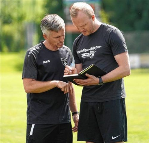 Manuel Neubauer (links) und Albert Schaberl bilden weiterhin das Trainergespann der SG RRG.Foto Walter Semerad