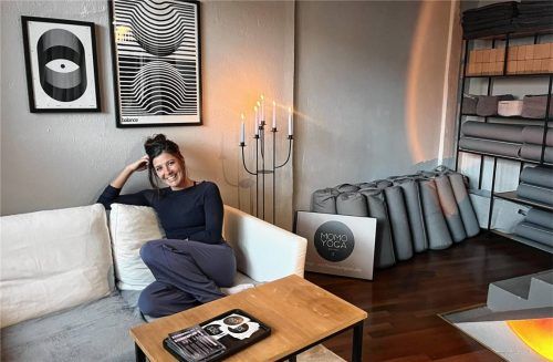 Marina Pfeffermann eröffnet am morgigen Sonntag ihr eigenes Yoga- und Bewegungsstudio in der Herzog-Otto-Straße 8a. Foto Heise