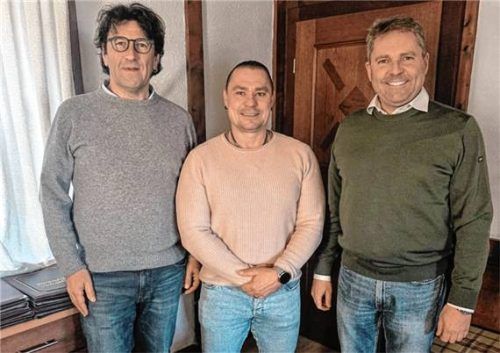 Matthias Schlechter (rechts) kandidiert erneut für das Bürgermeisteramt. Auf Listenplatz zwei steht Sven Baumann (Mitte) und auf Listenplatz sechs Martin Wilhelm. Foto Hauser