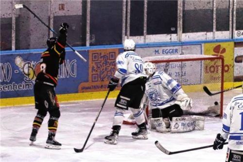 Maximilian Meyer überwand den Forster Torwart Thomas Zimmermann am kurzen Pfosten zum 3:3. Foto Stefan Hadersbeck