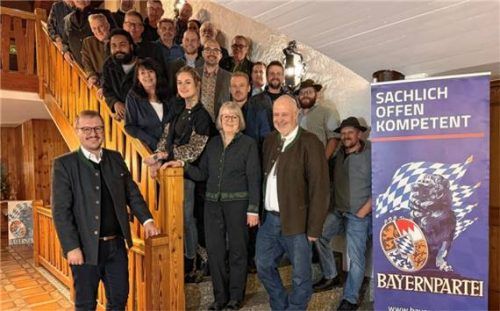 Mit der Aufstellungsversammlung startete die Bayernpartei im Landkreis Rosenheim in die heiße Phase des Kommunalwahlkampfs. Foto  re